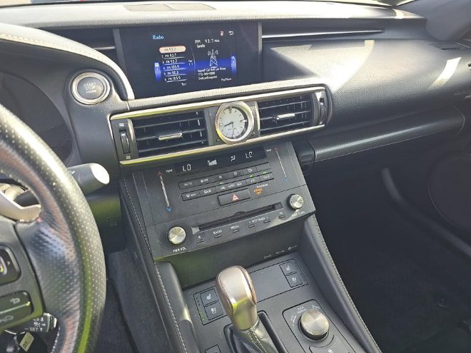 Used 2017 Lexus RC 200t F Sport RWD image 11