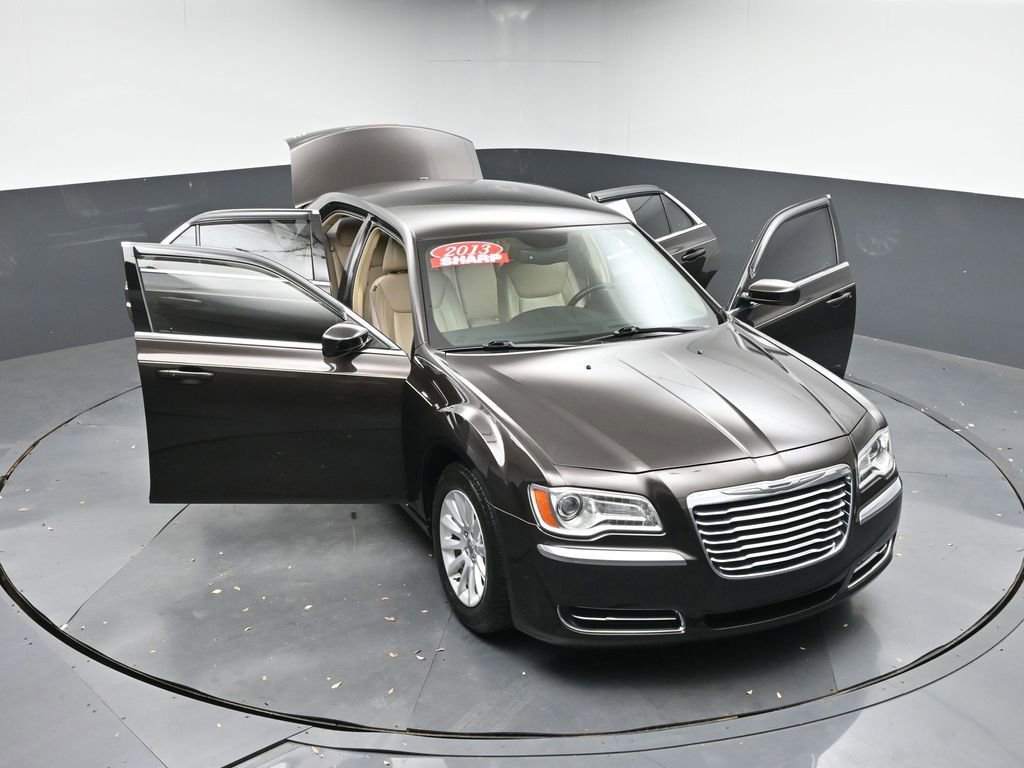 Used 2013 Chrysler 300 Base image 41