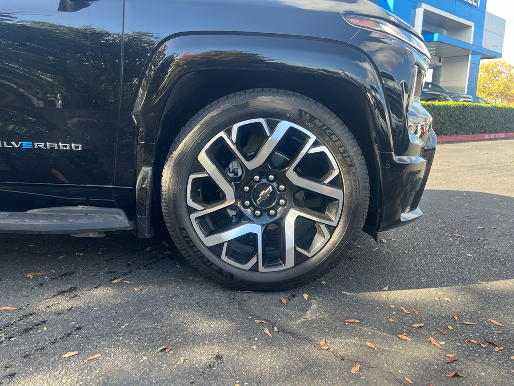 Used 2024 Chevrolet Silverado EV RST image 10