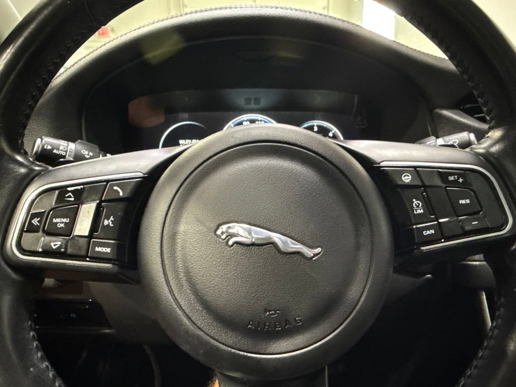 Used 2017 Jaguar XF Prestige AWD/4WD image 12