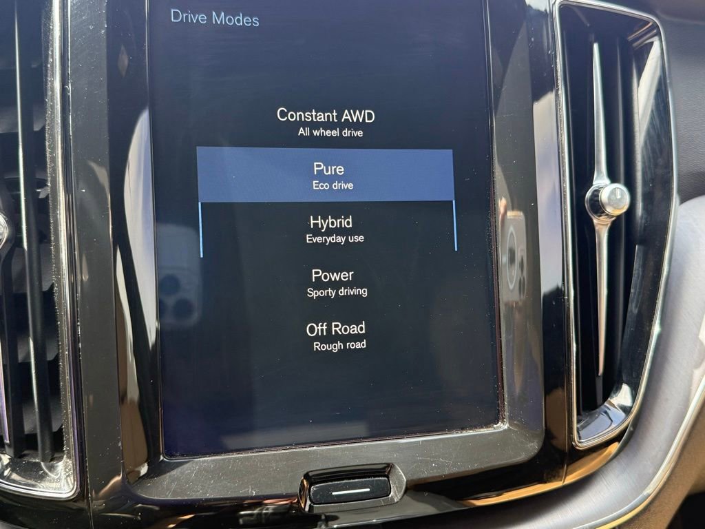 Used 2020 Volvo XC60 T8 Momentum AWD/4WD image 22
