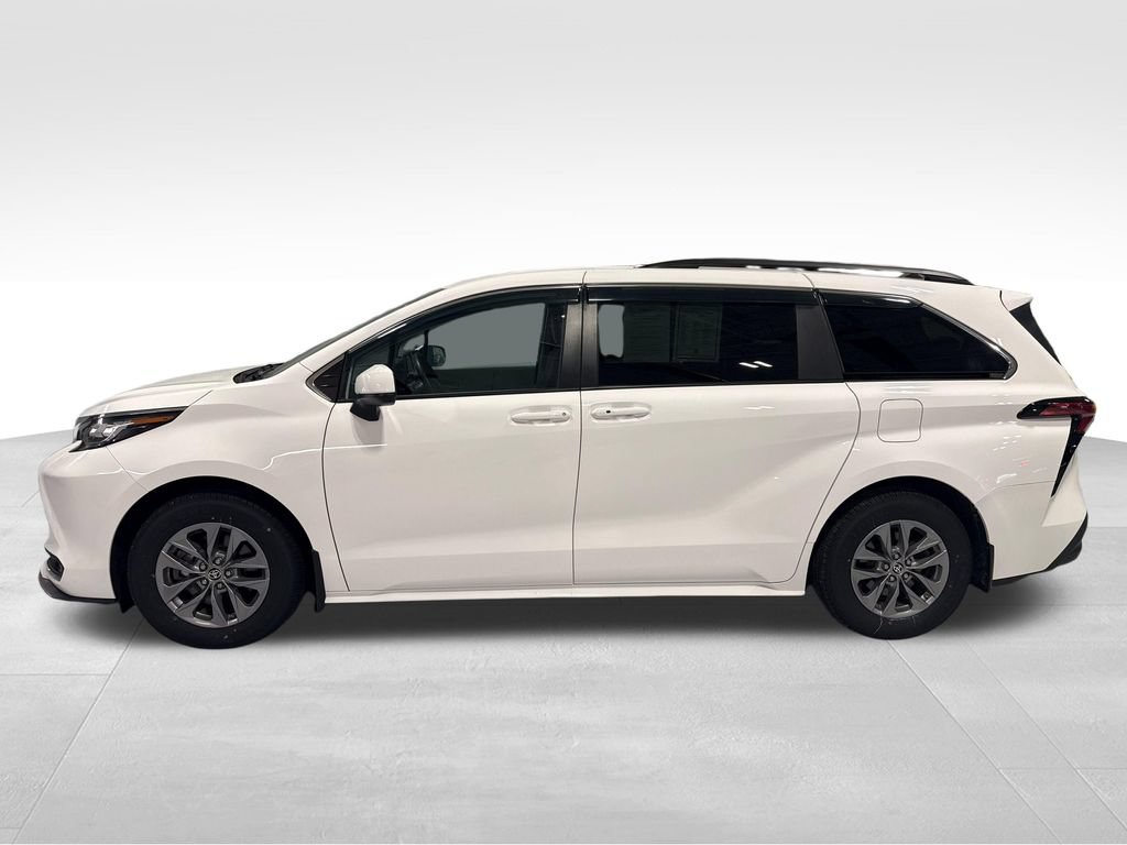 Used 2022 Toyota Sienna LE FWD image 43