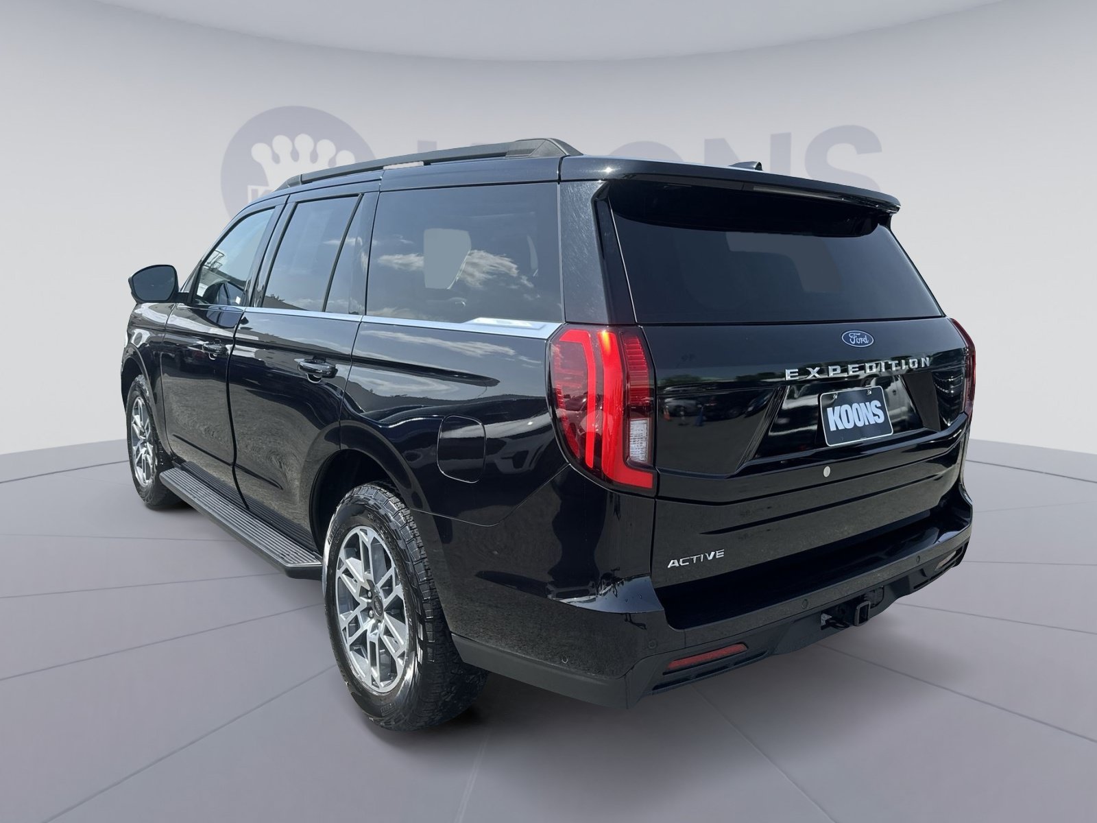 Certified 2025 Ford Expedition Active AWD/4WD image 8