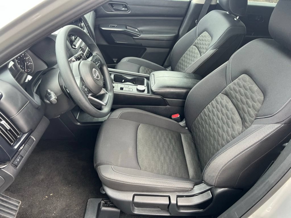 Used 2024 Nissan Pathfinder S AWD/4WD image 12