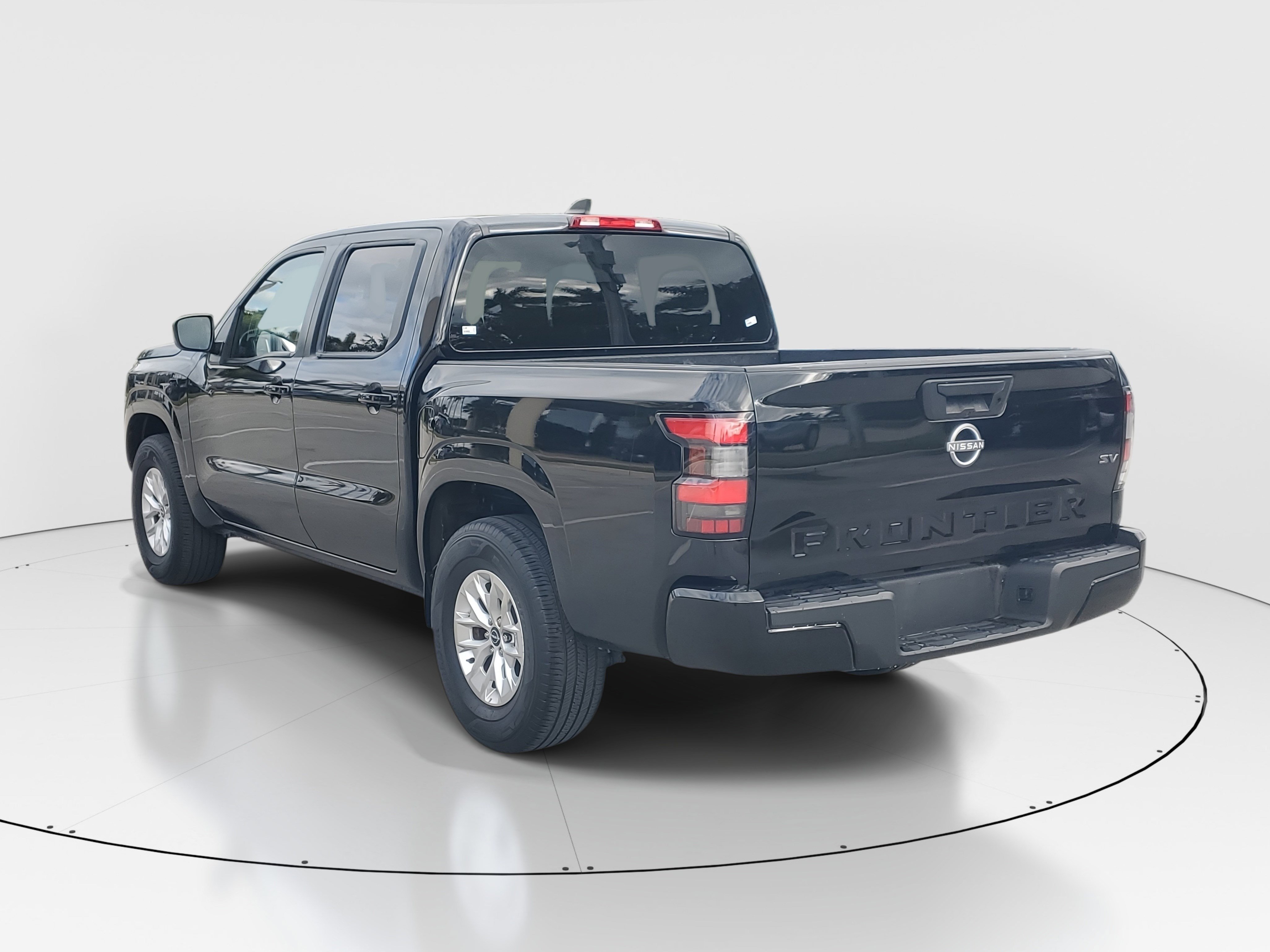 Used 2024 Nissan Frontier SV image 5