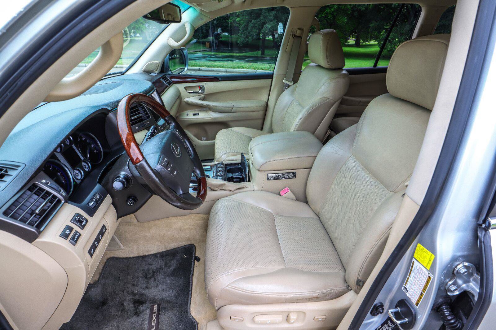 Used 2011 Lexus LX 570 4WD w/ Luxury Pkg image 43