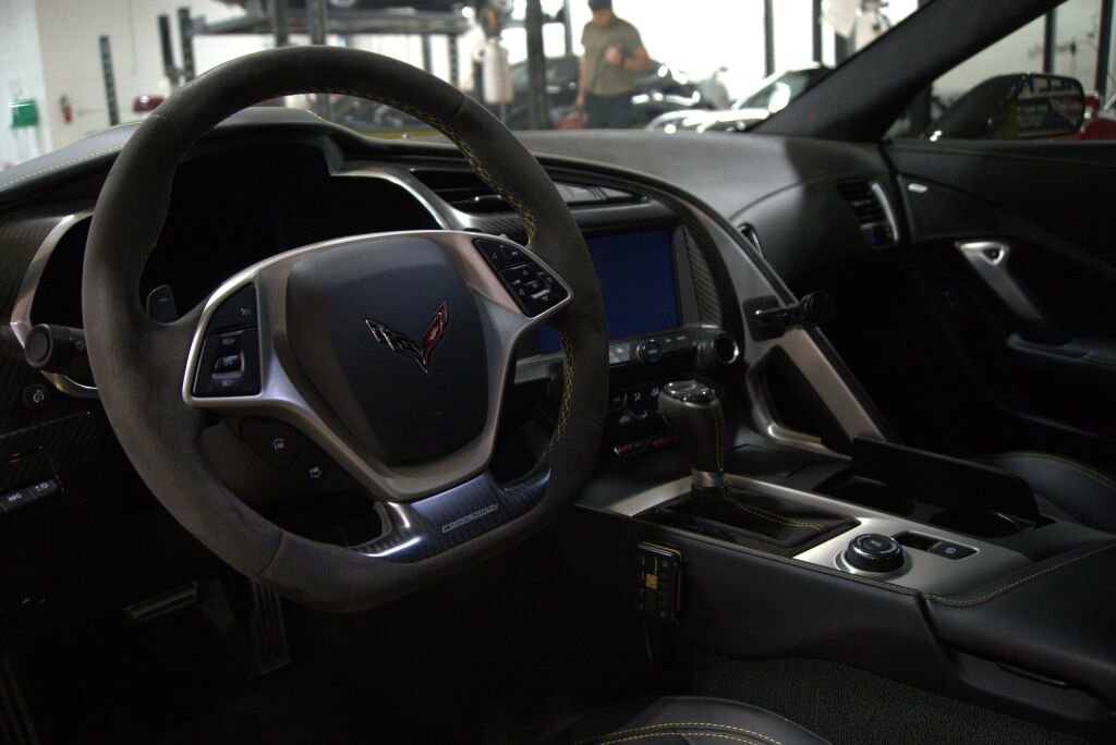 Used 2016 Chevrolet Corvette Z06 w/ 3LZ Preferred Equipment Group image 39