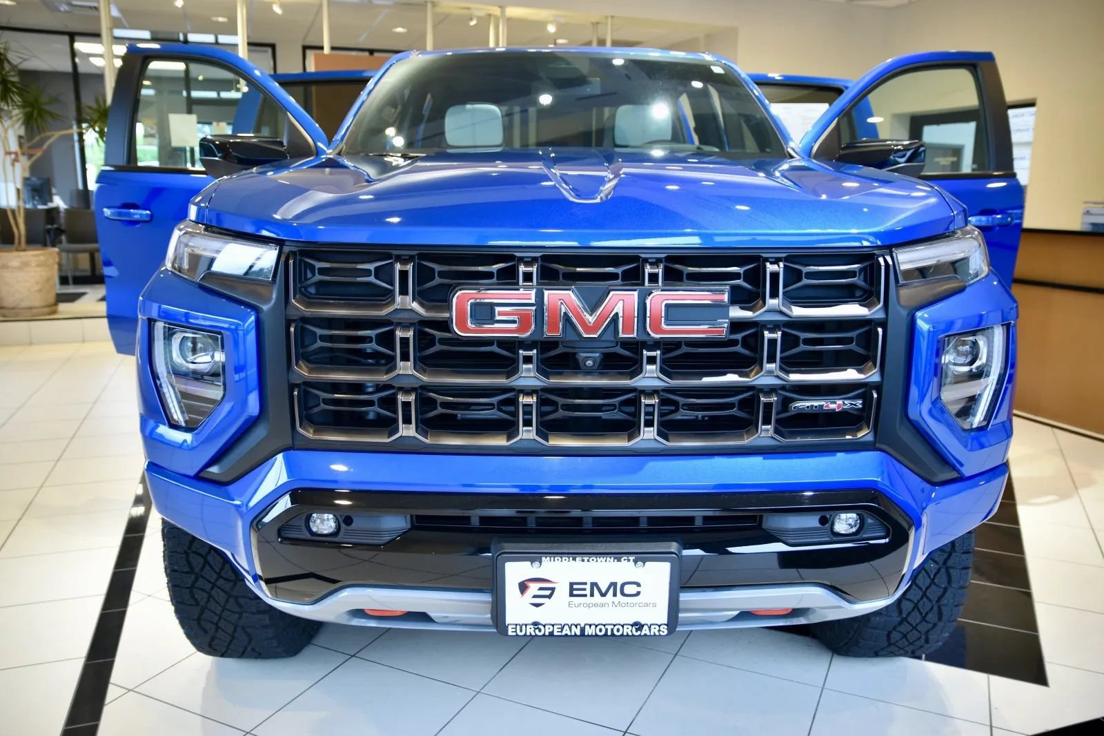 Used 2023 GMC Canyon AT4X AWD/4WD image 2