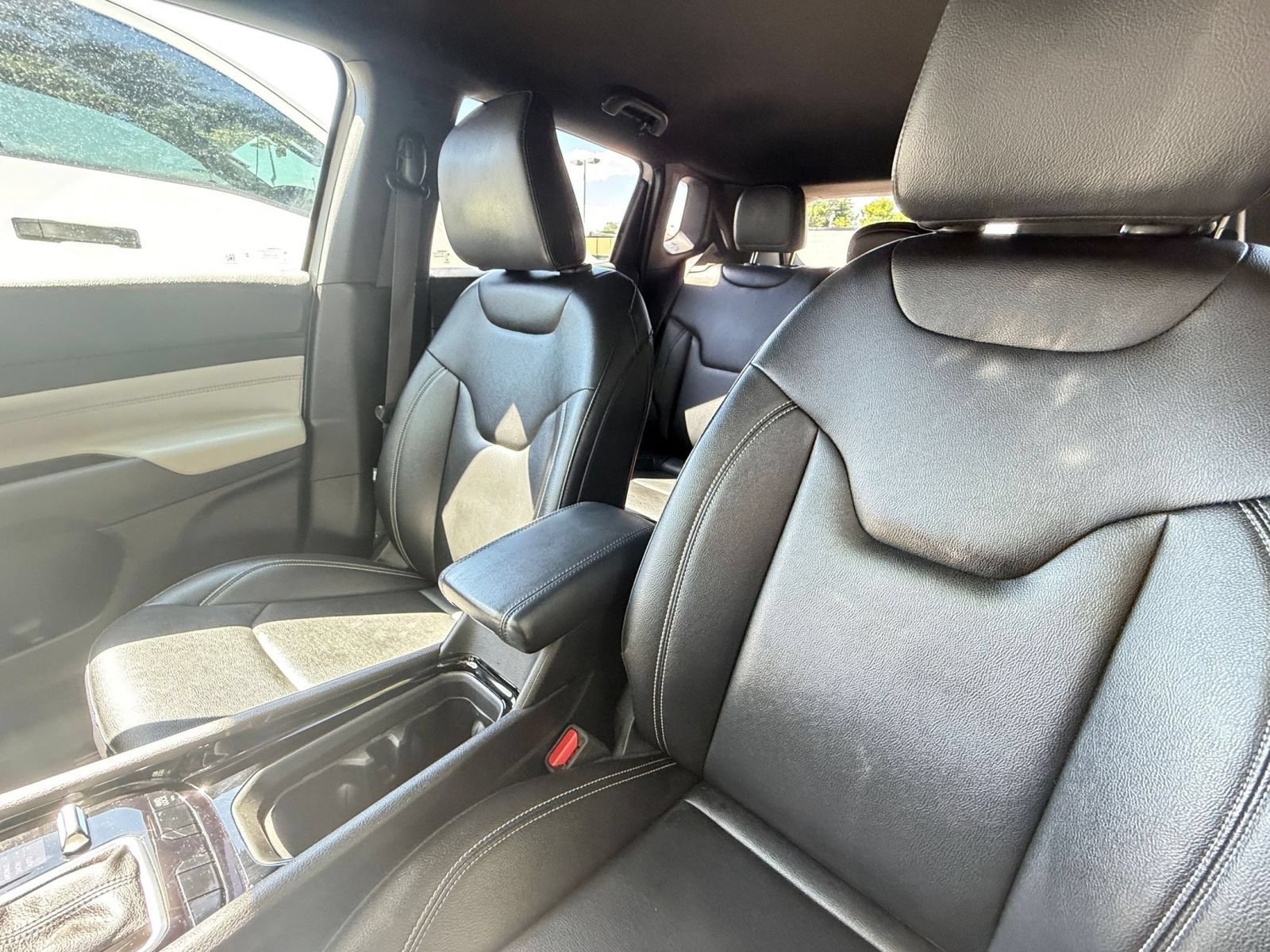 Used 2025 Jeep Compass Limited AWD/4WD image 36