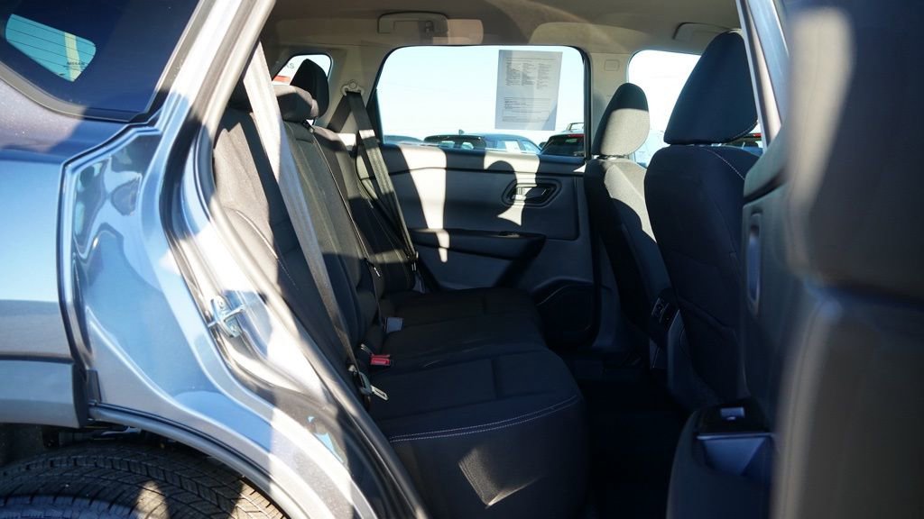 Used 2025 Nissan Rogue S image 18