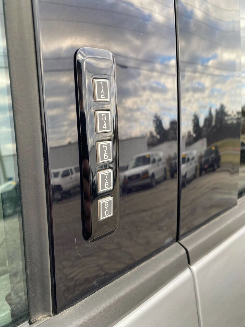 Used 2020 Ford F150 XLT image 25