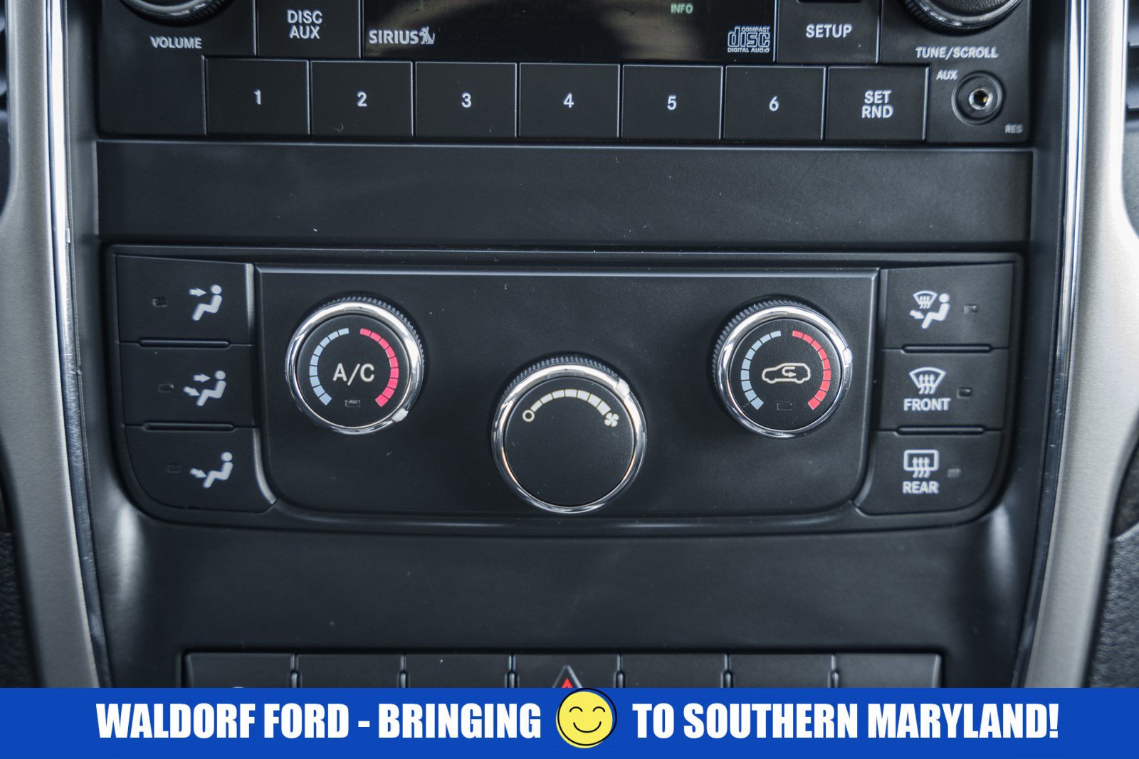 Used 2012 Jeep Grand Cherokee Laredo w/ Laredo E Group image 23