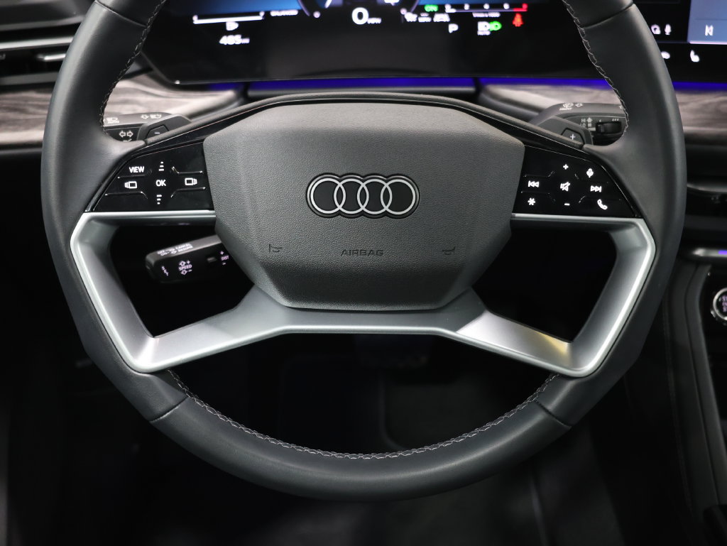 Used 2025 Audi Q5 Premium w/ 19" Wheel Package AWD/4WD image 17