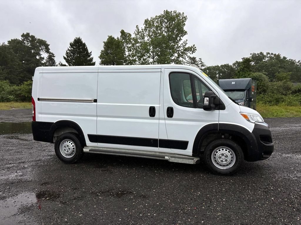 Used 2025 RAM ProMaster 2500 w/ U-Haul Equipment Group FWD image 8
