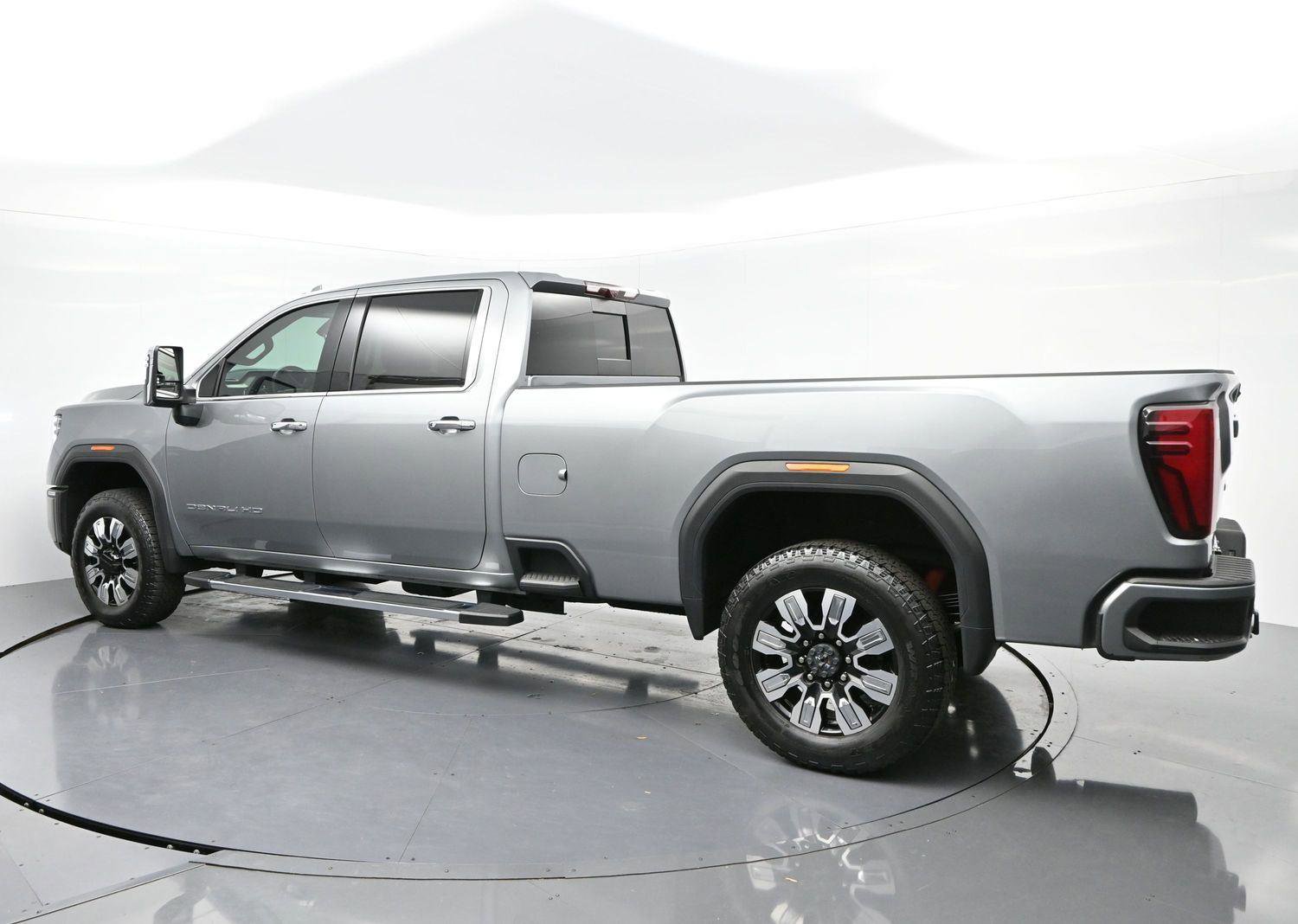 Used 2024 GMC Sierra 2500 Denali w/ Denali Reserve Package image 5