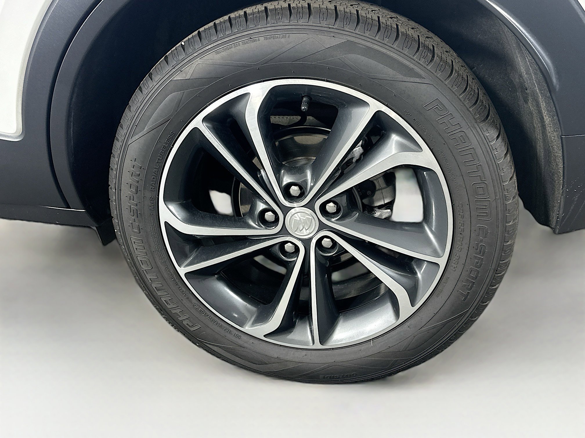Used 2022 Buick Encore GX Essence w/ Advanced Technology Package FWD image 11