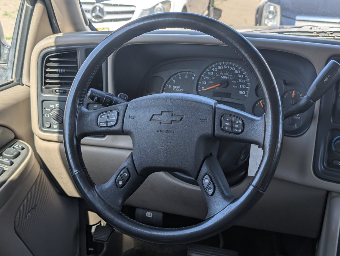 Used 2003 Chevrolet Avalanche 2WD image 16