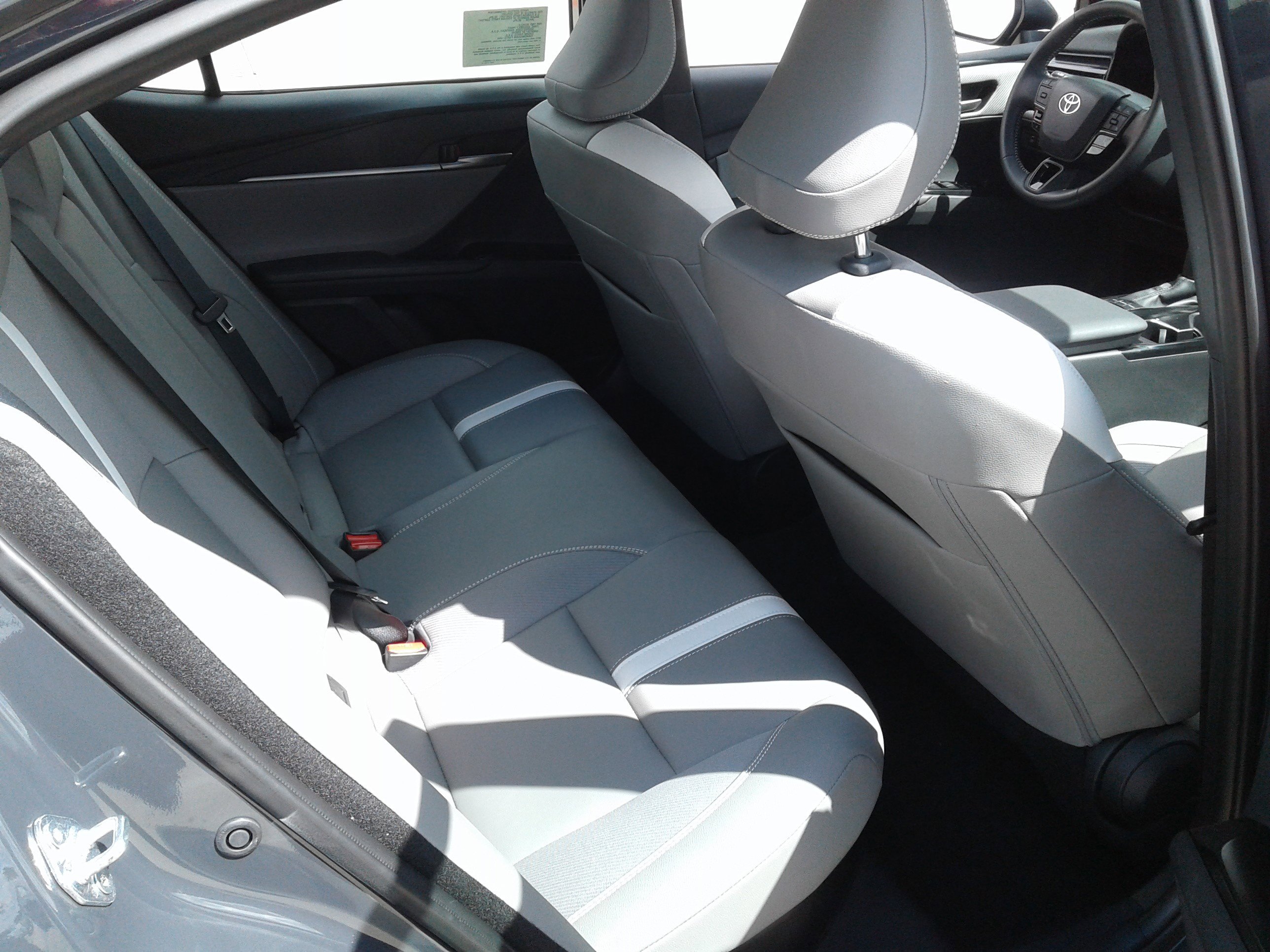 Used 2025 Toyota Camry SE w/ Convenience Package image 11