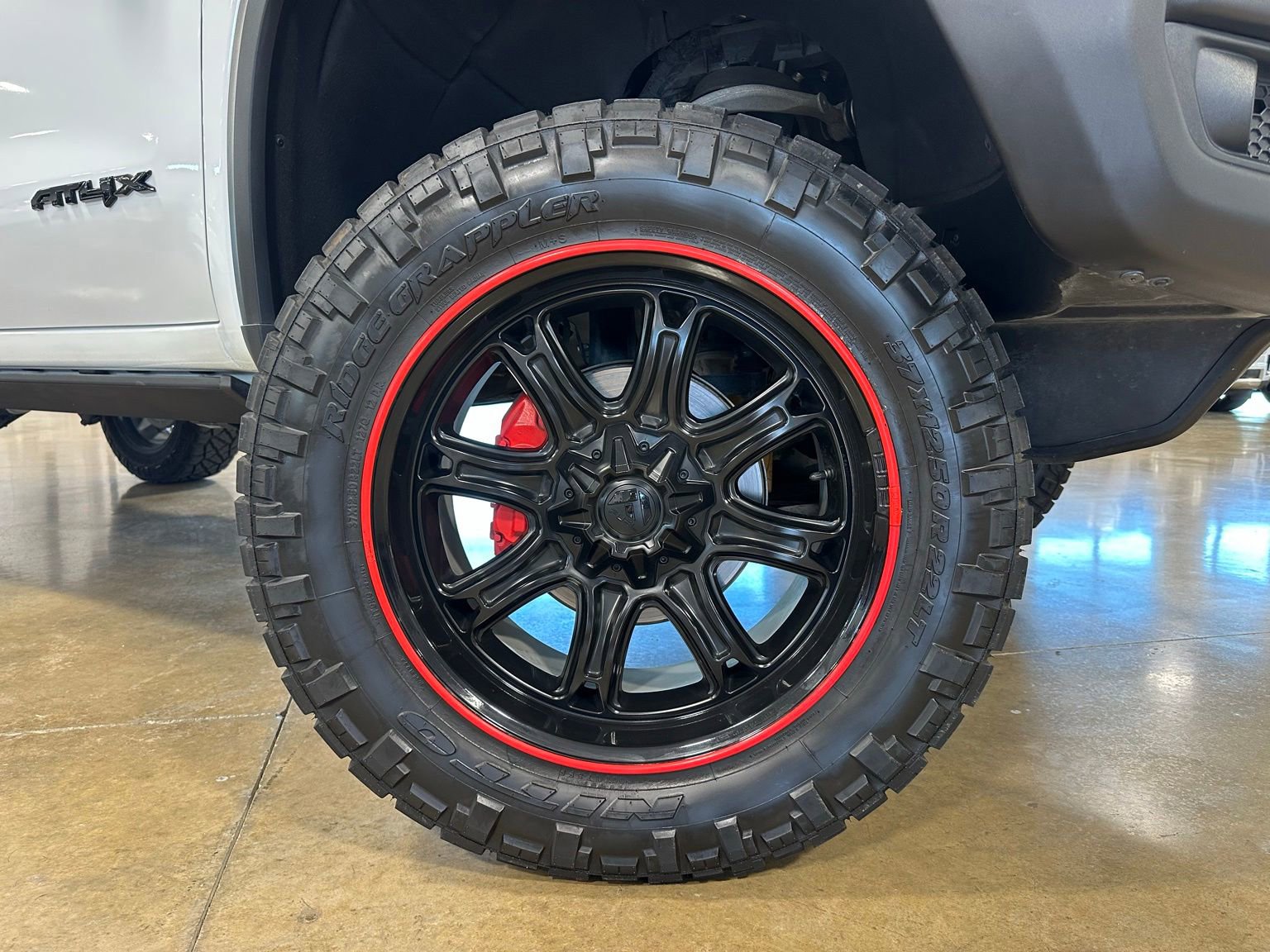 Used 2023 GMC Sierra 1500 AT4X AWD/4WD image 11