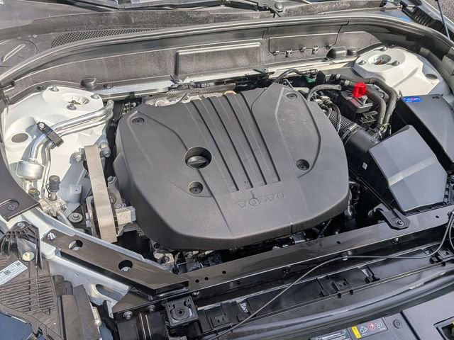 Certified 2025 Volvo XC60 B5 Plus image 32