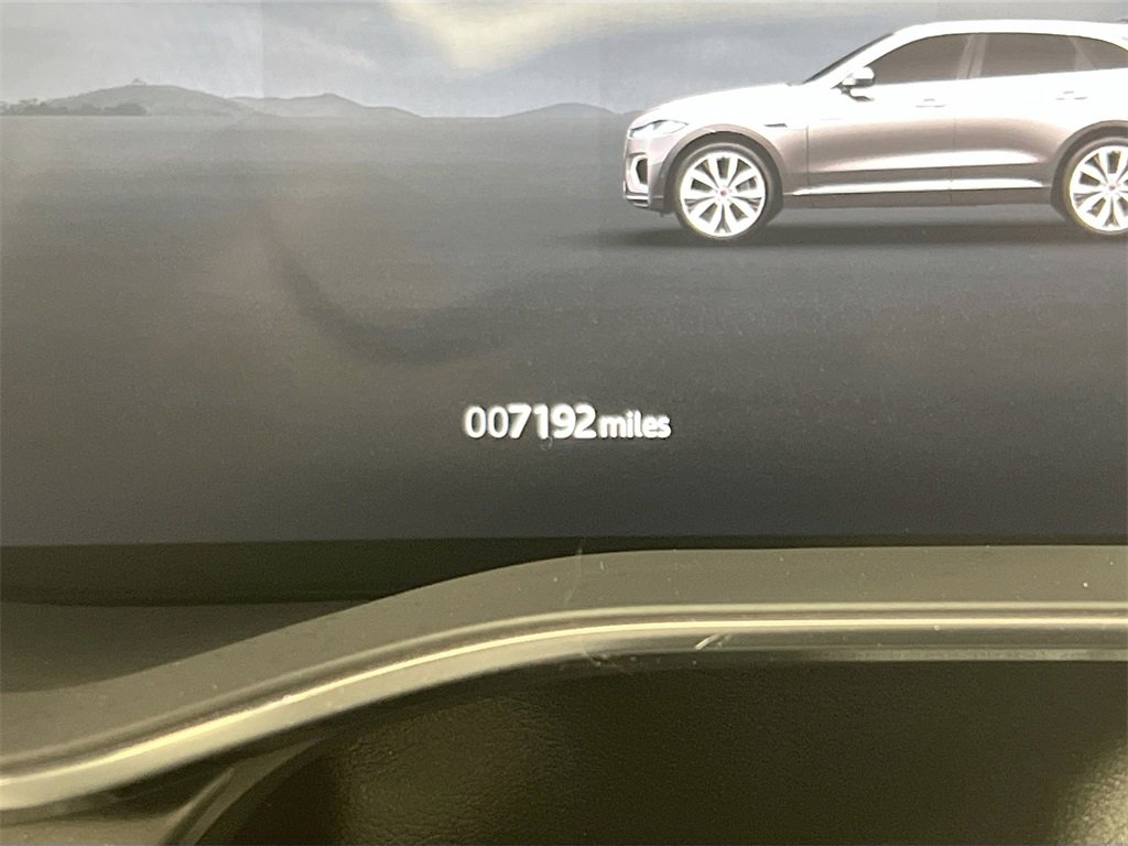 Used 2025 Jaguar F-PACE R-Dynamic S image 12