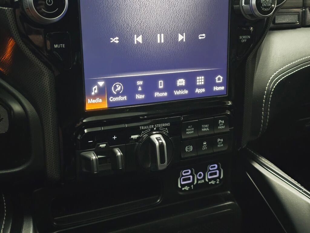 Used 2024 RAM 2500 Limited image 31