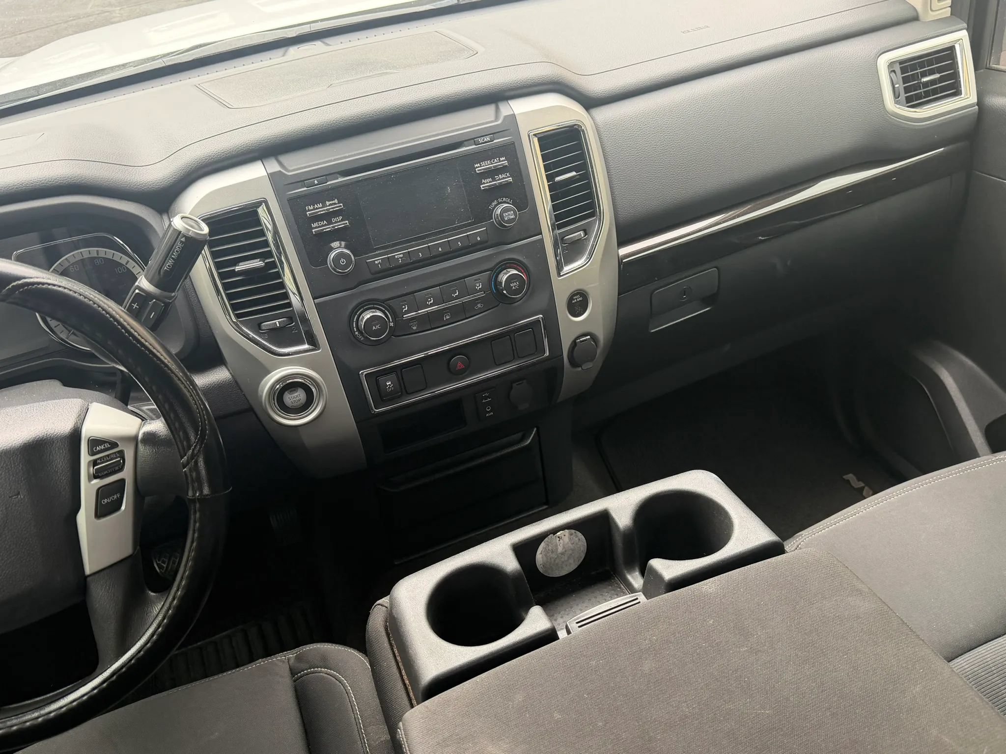 Used 2017 Nissan Titan SV RWD image 20