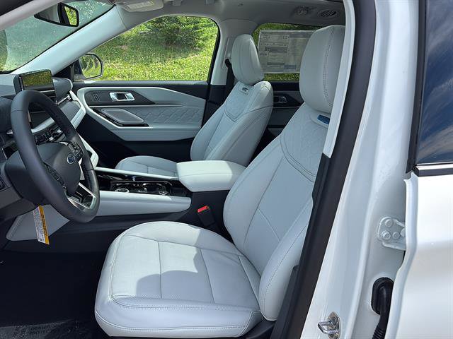 New 2026 Ford Explorer Platinum w/ LUX Leather Package AWD/4WD image 10