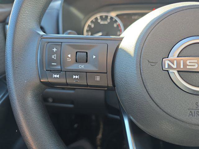 Used 2023 Nissan Rogue S AWD/4WD image 19