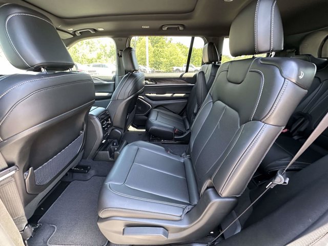 New 2026 Jeep Grand Cherokee L Limited w/ Luxury Tech Group II AWD/4WD image 25