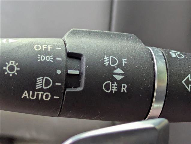 Used 2025 Land Rover Range Rover SE AWD/4WD image 12