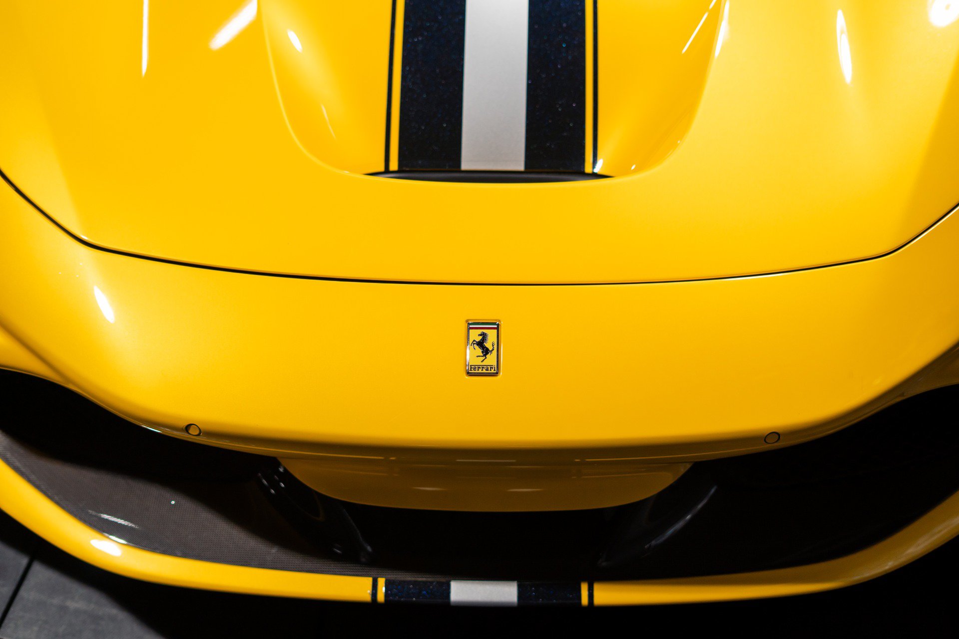 Used 2021 Ferrari F8 Tributo RWD image 24