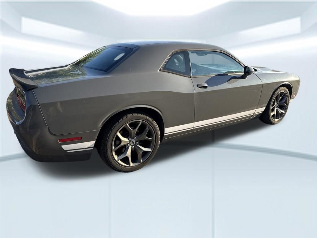 Used 2017 Dodge Challenger SXT RWD image 5