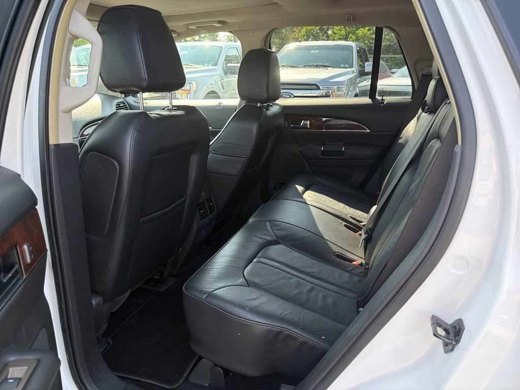 Used 2014 Lincoln MKX AWD w/ Equipment Group 102A image 13