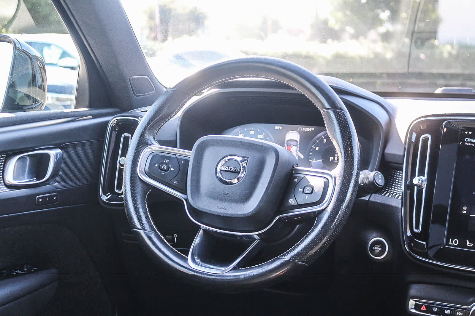 Used 2021 Volvo XC40 T5 R-Design AWD/4WD image 19