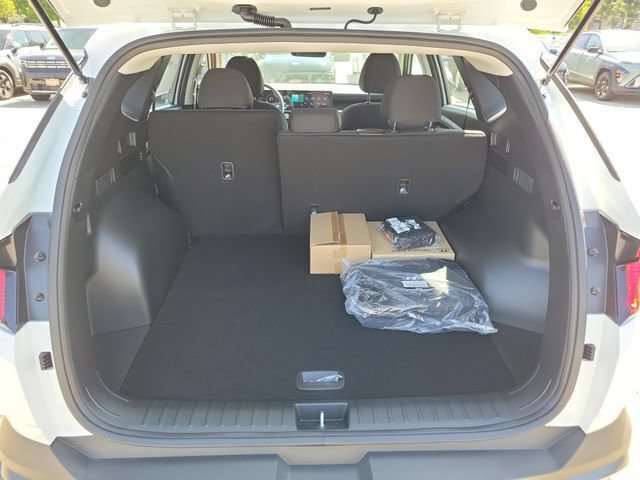 New 2026 Hyundai Tucson SE w/ Tow & Go Package FWD image 27