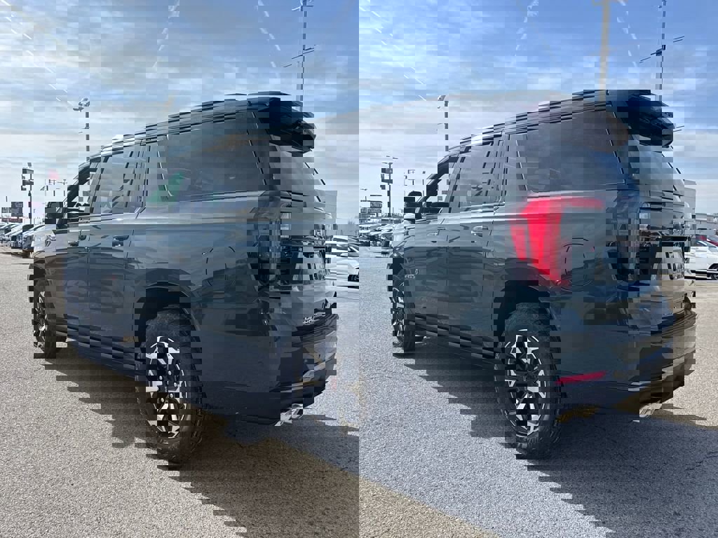 New 2026 GMC Yukon XL AT4 w/ AT4 Premium Plus Package image 4