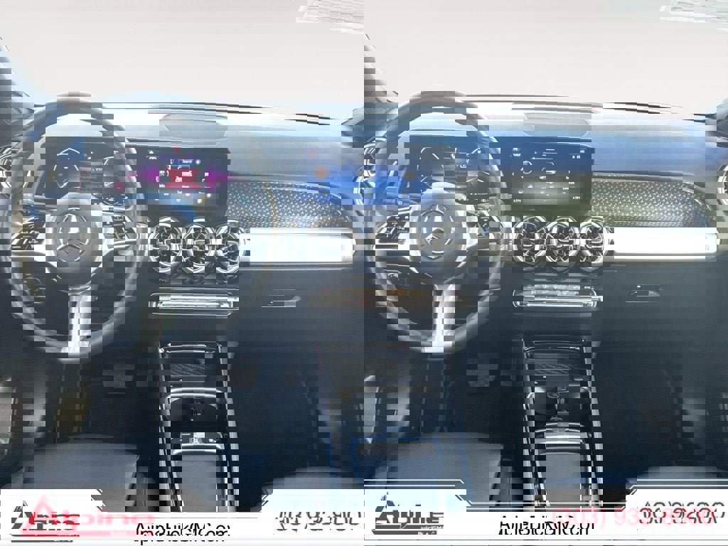 Used 2025 Mercedes-Benz GLB 250 4MATIC image 10