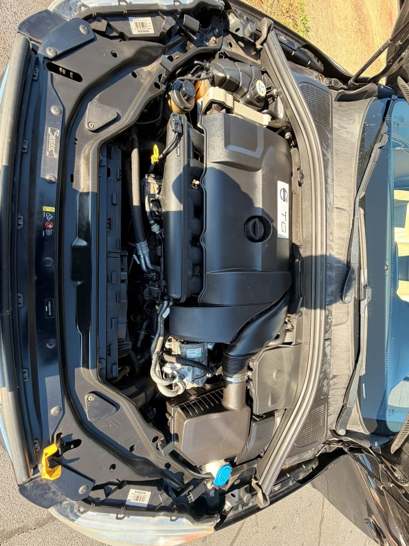 Used 2014 Volvo XC60 T6 AWD/4WD image 25