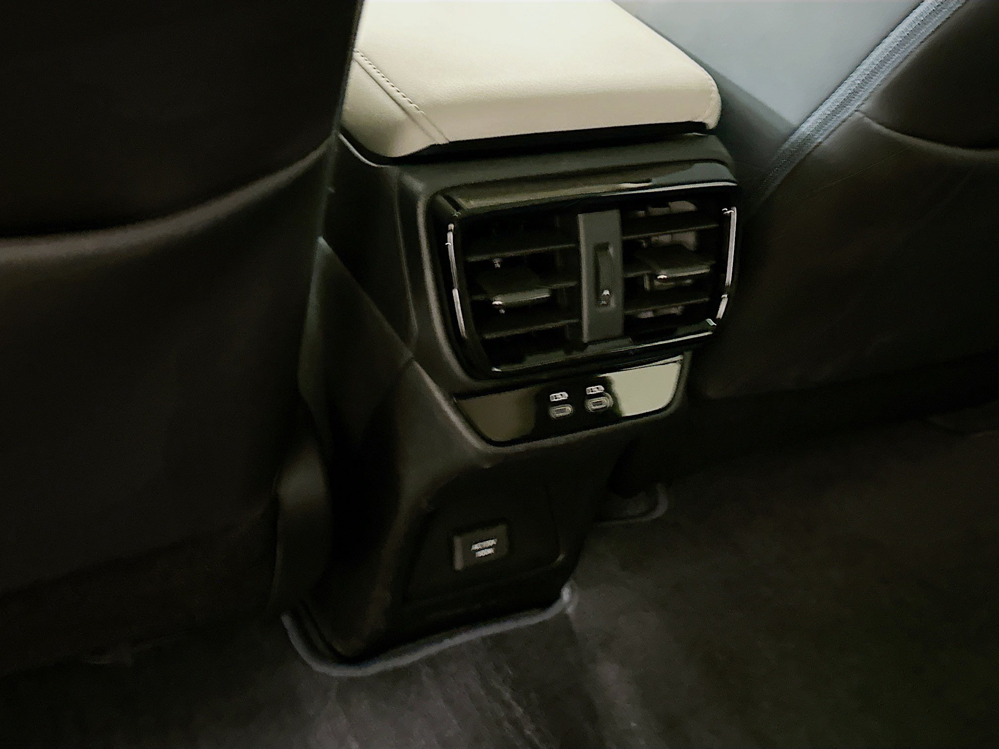 Used 2023 Lexus RZ 450e Premium w/ Technology Package AWD/4WD image 29