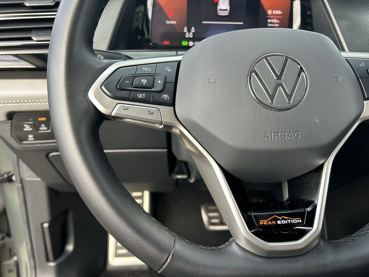 Used 2024 Volkswagen Atlas Peak Edition SEL AWD/4WD image 21