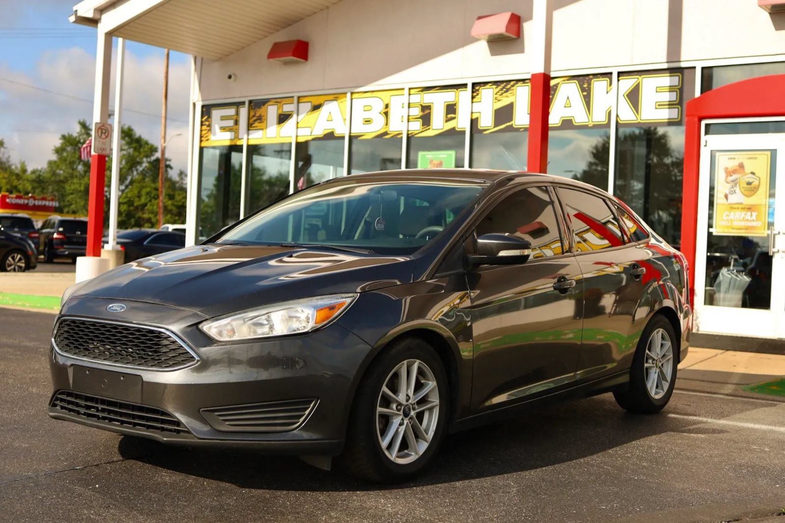 Used 2016 Ford Focus SE w/ SE Power Seat Package FWD image 3