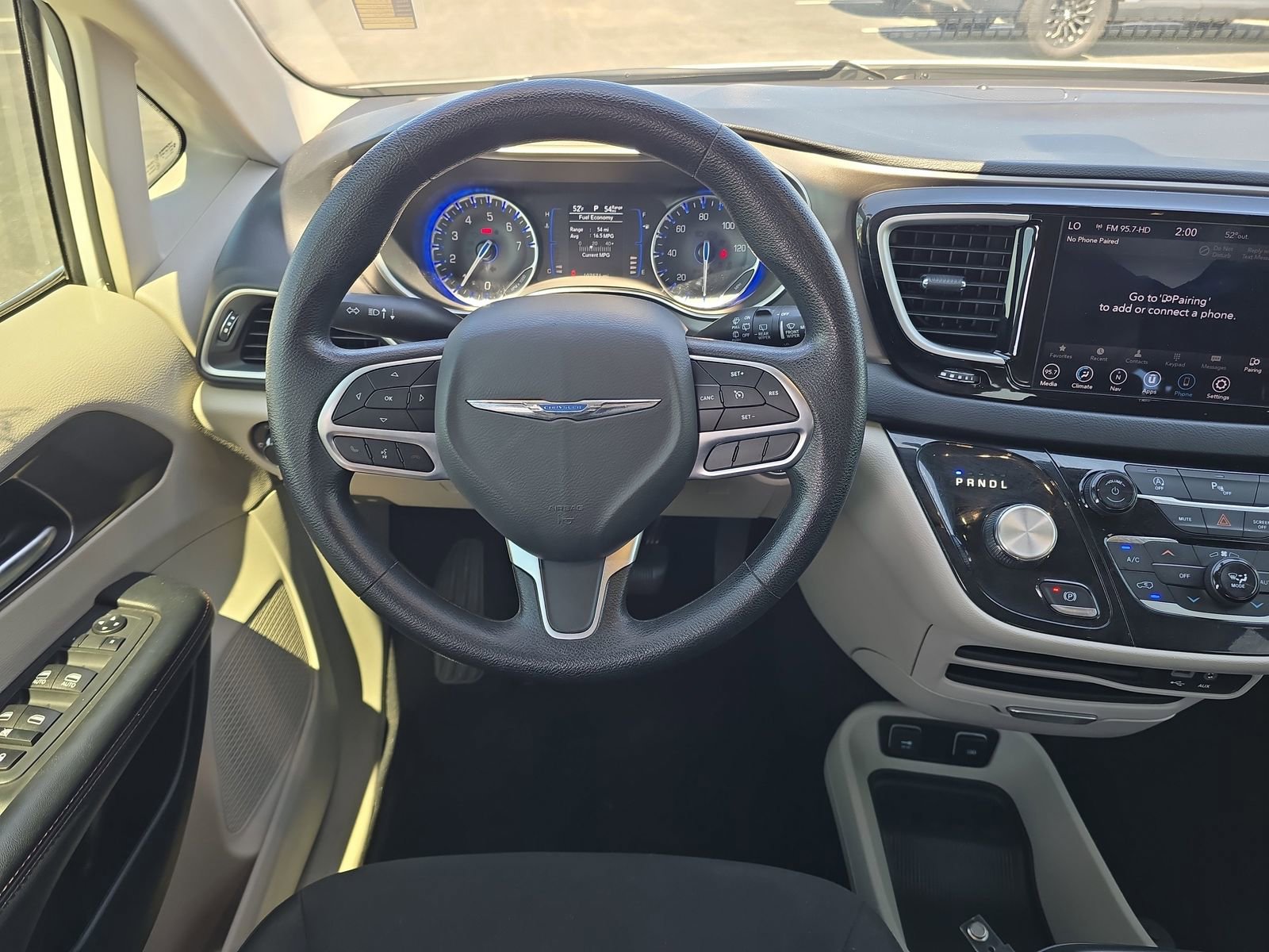 Used 2020 Chrysler Pacifica Touring image 9