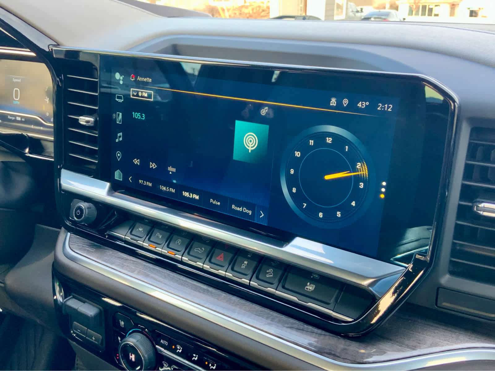 Used 2022 Chevrolet Silverado 1500 LTZ w/ LTZ Convenience Package II image 47