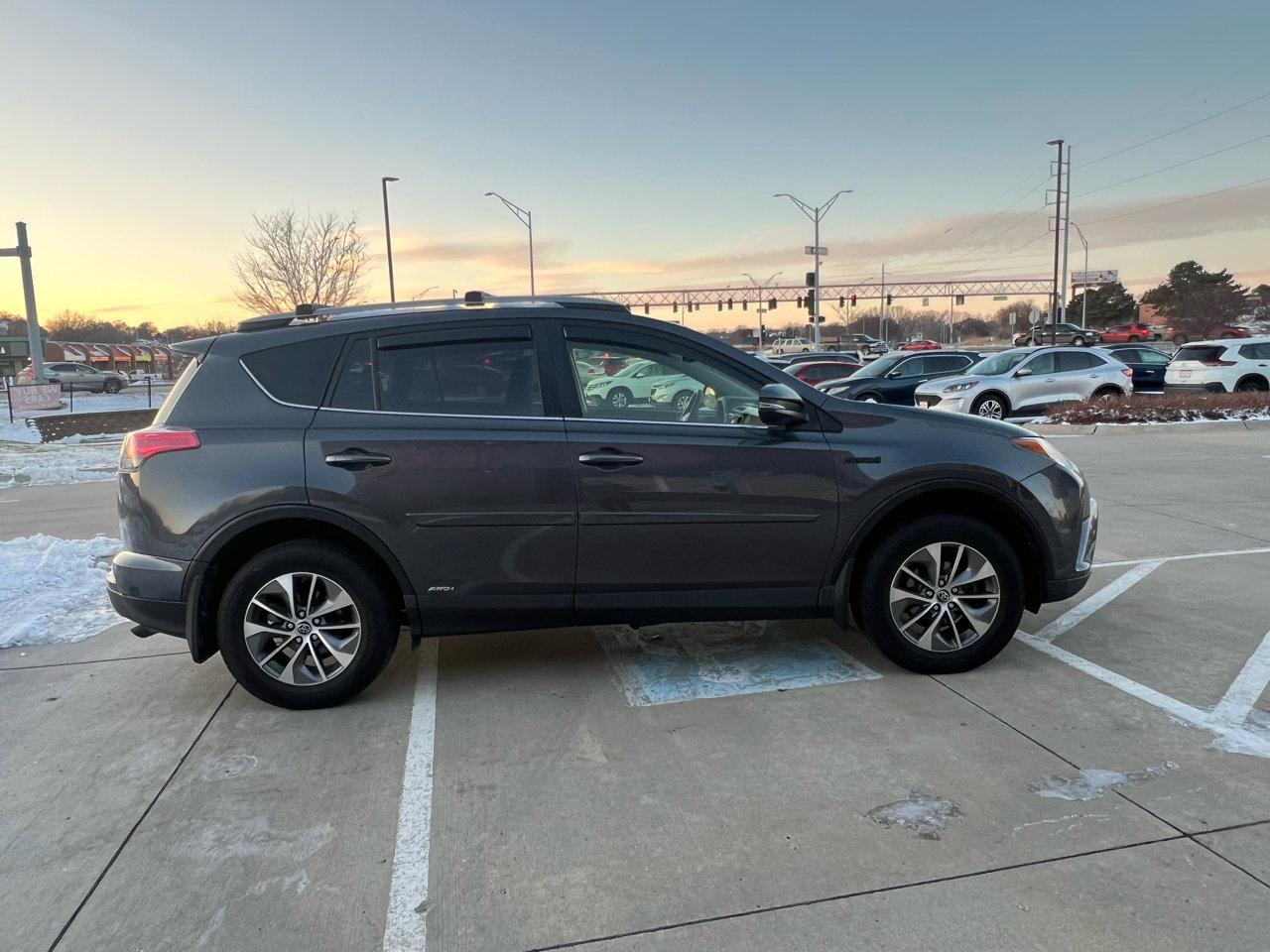 Used 2017 Toyota RAV4 XLE image 5