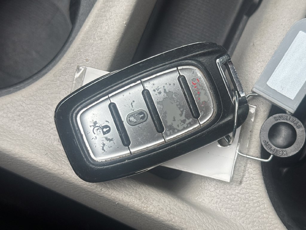 Used 2017 Chrysler Pacifica LX FWD image 28