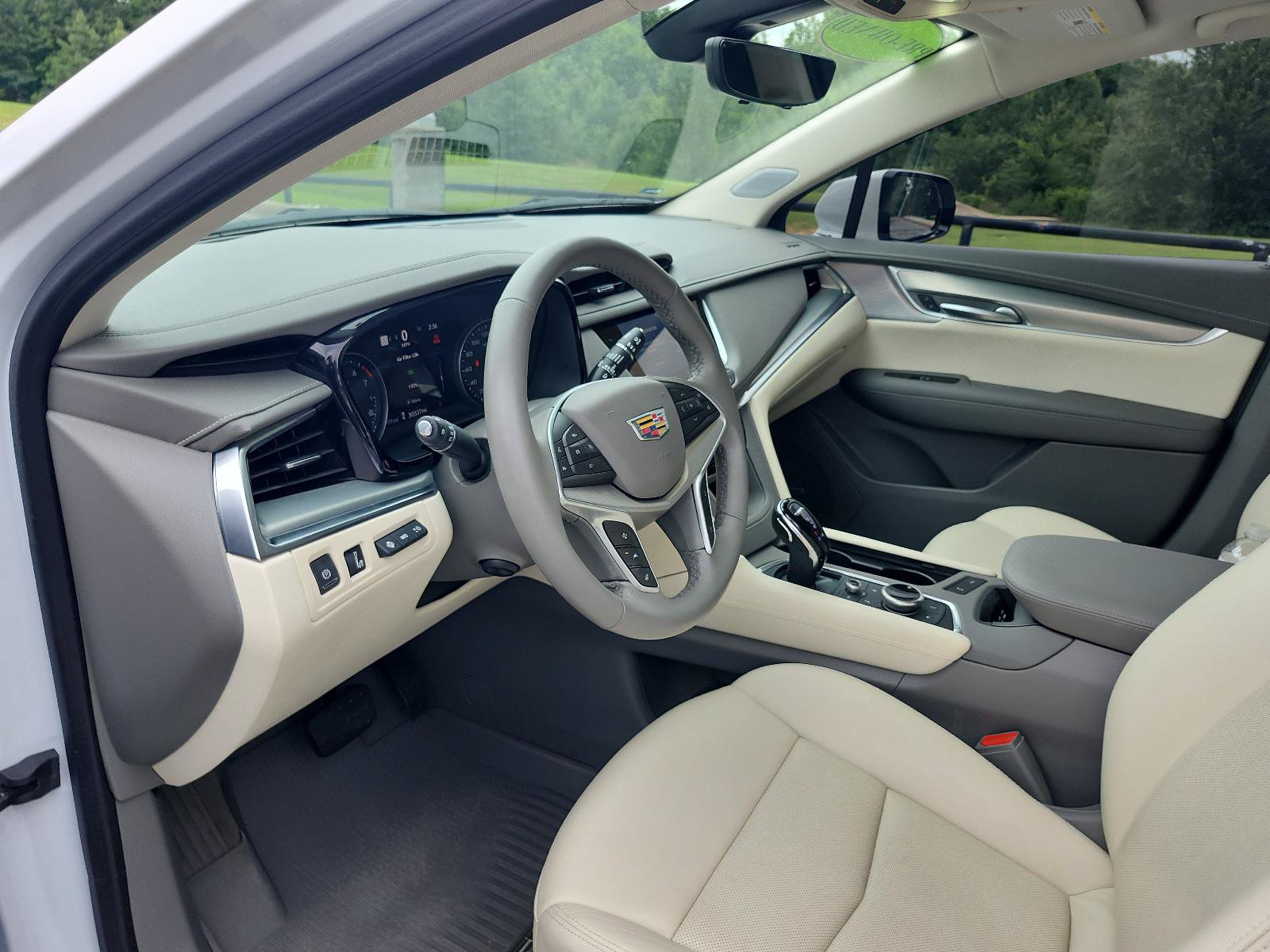 Used 2024 Cadillac XT5 Premium Luxury w/ Technology Package FWD image 15