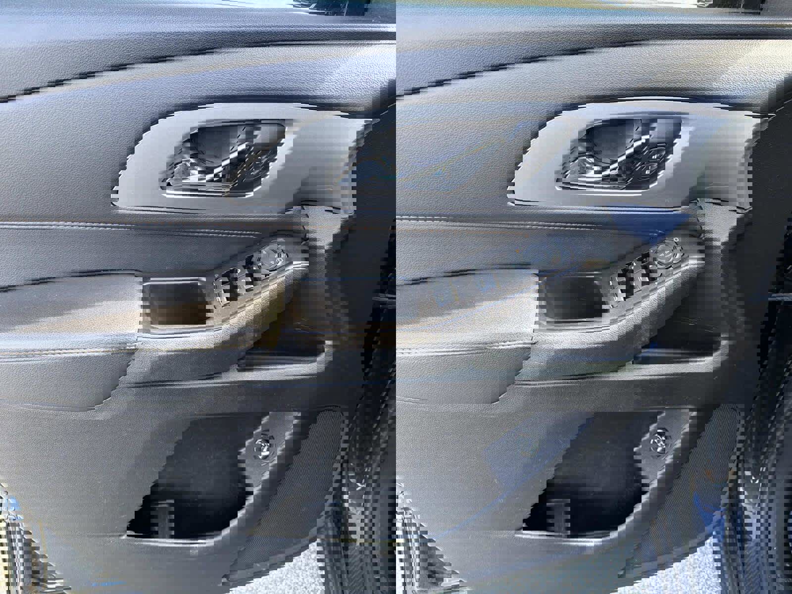 Used 2019 Chevrolet Traverse LT image 7