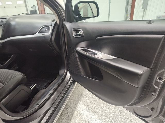 Used 2017 Dodge Journey Crossroad AWD/4WD image 20