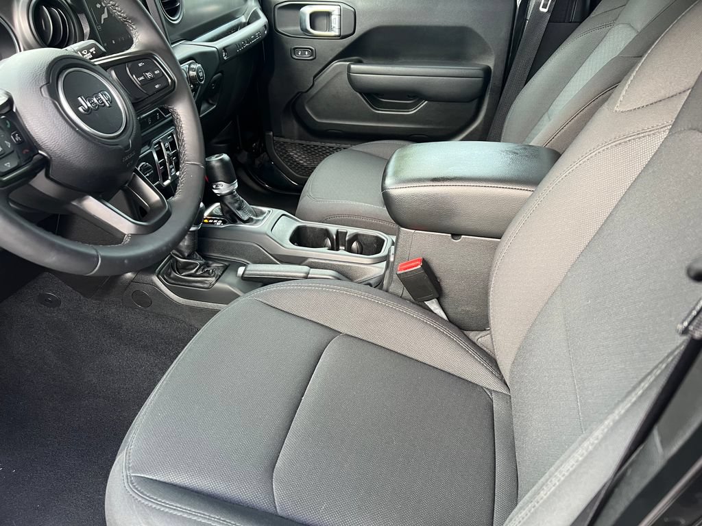 Used 2022 Jeep Wrangler Unlimited Sport w/ Sun And Sound Package AWD/4WD image 10